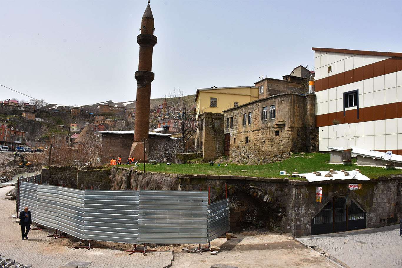 Bitlis’te tarihi Hatuniye Han’ın restorasyonuna başlandı